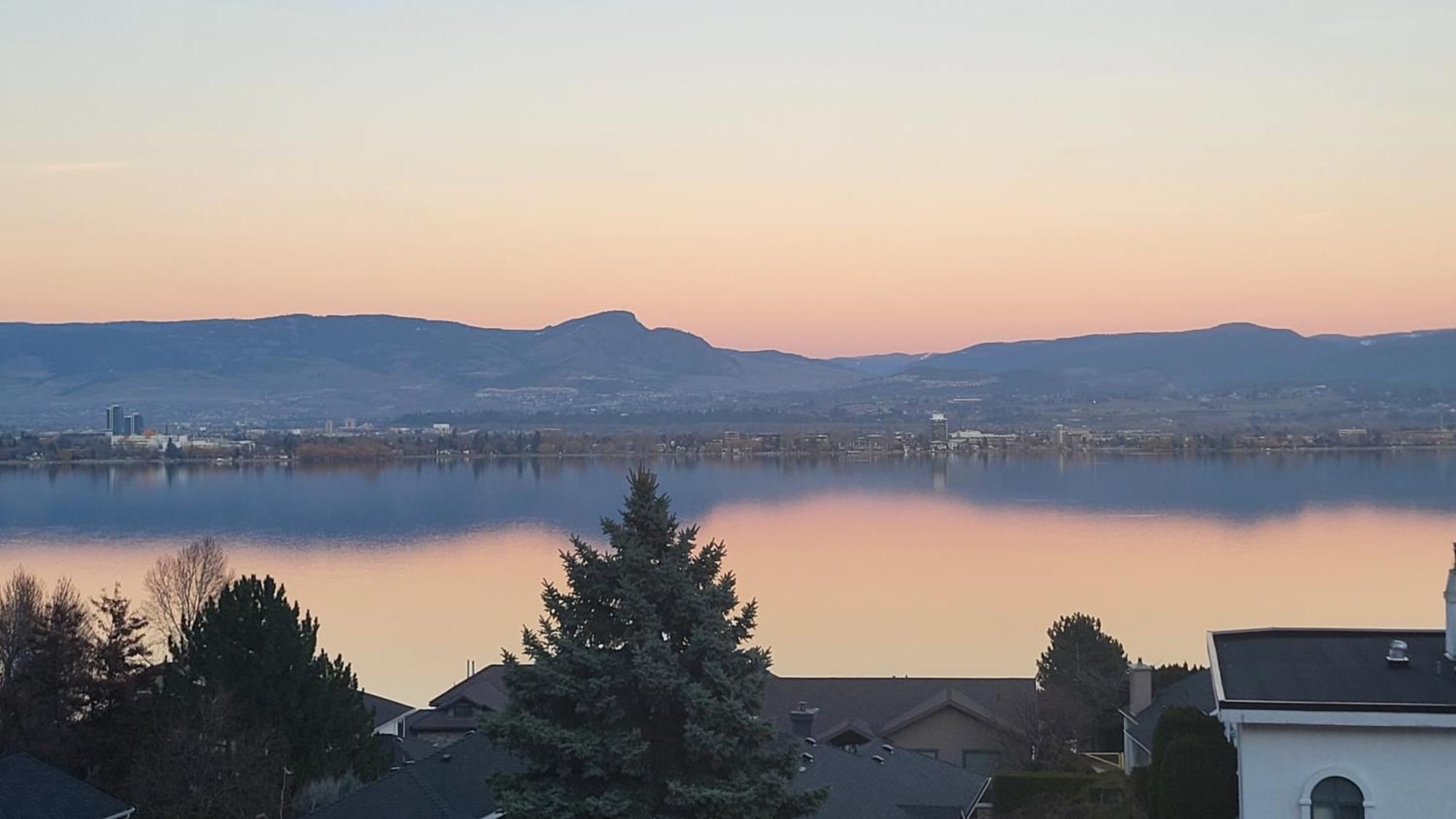 Lakeview Oasis Bed And Breakfast West Kelowna Extérieur photo