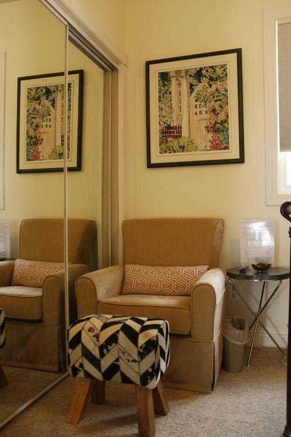 Lakeview Oasis Bed And Breakfast West Kelowna Extérieur photo